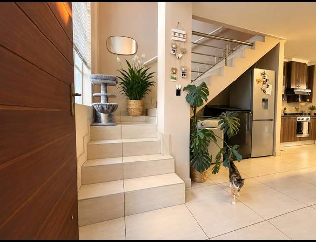 2 BEDROOM TOWNHOUSE FOR SALE IN VILLIERIA